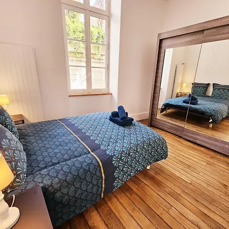 Appartamento Le Coeur D'angouleme, Calme Et Spacieux *