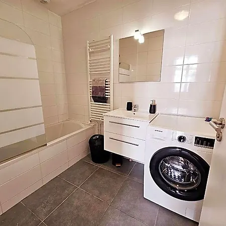 Apartamento Le Coeur D'angouleme, Calme Et Spacieux *